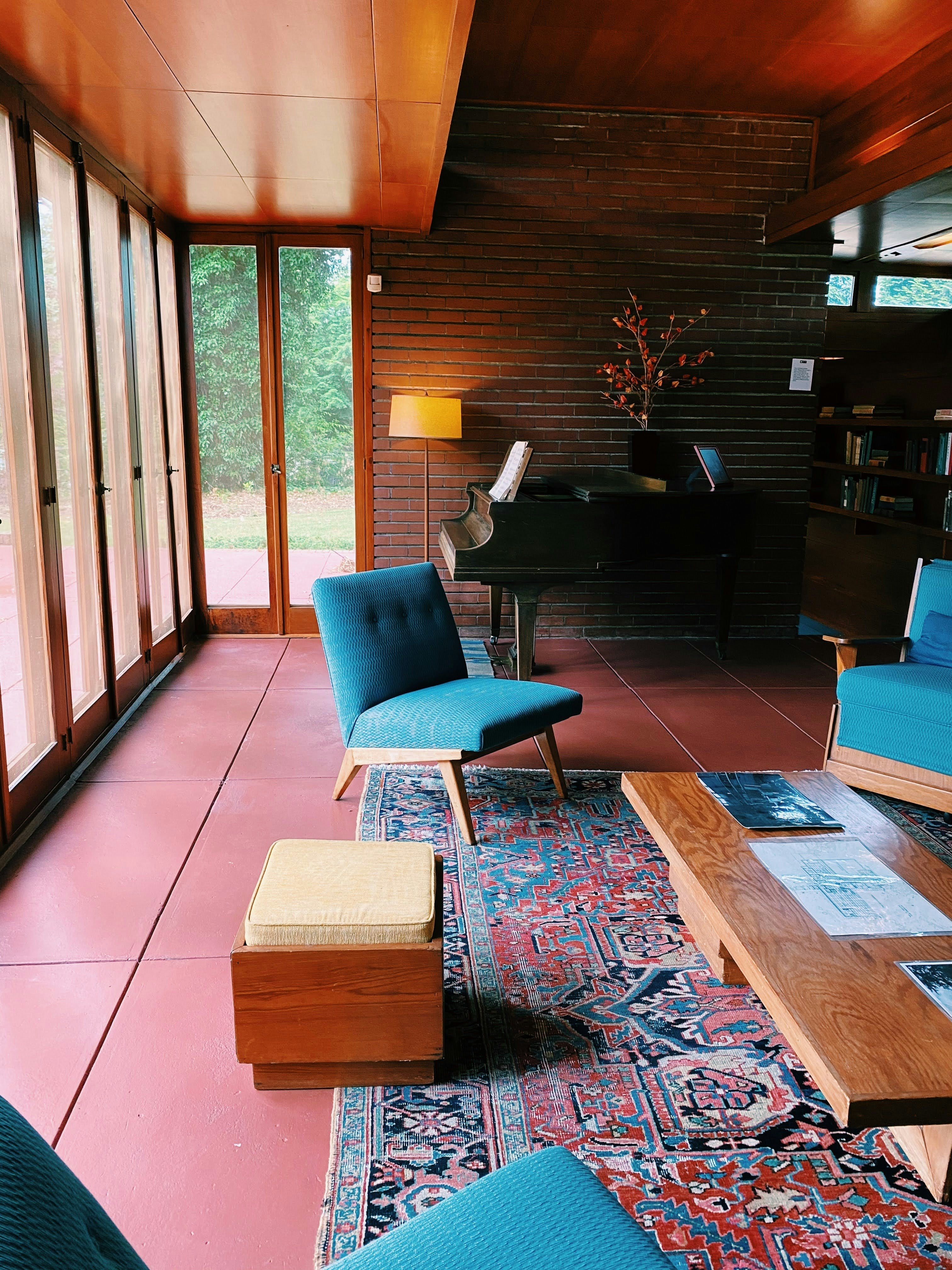 Why Mid-Century Modern Interior Design Continues to Reign Supreme